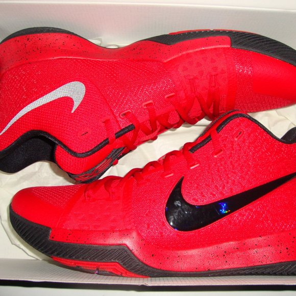 Athletic_Shoes